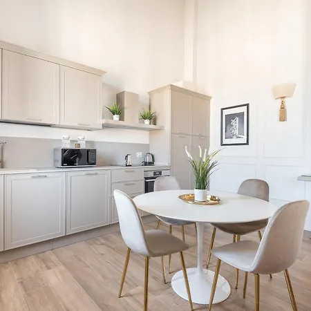 Feel Apartment