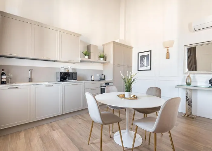 Feel Apartment